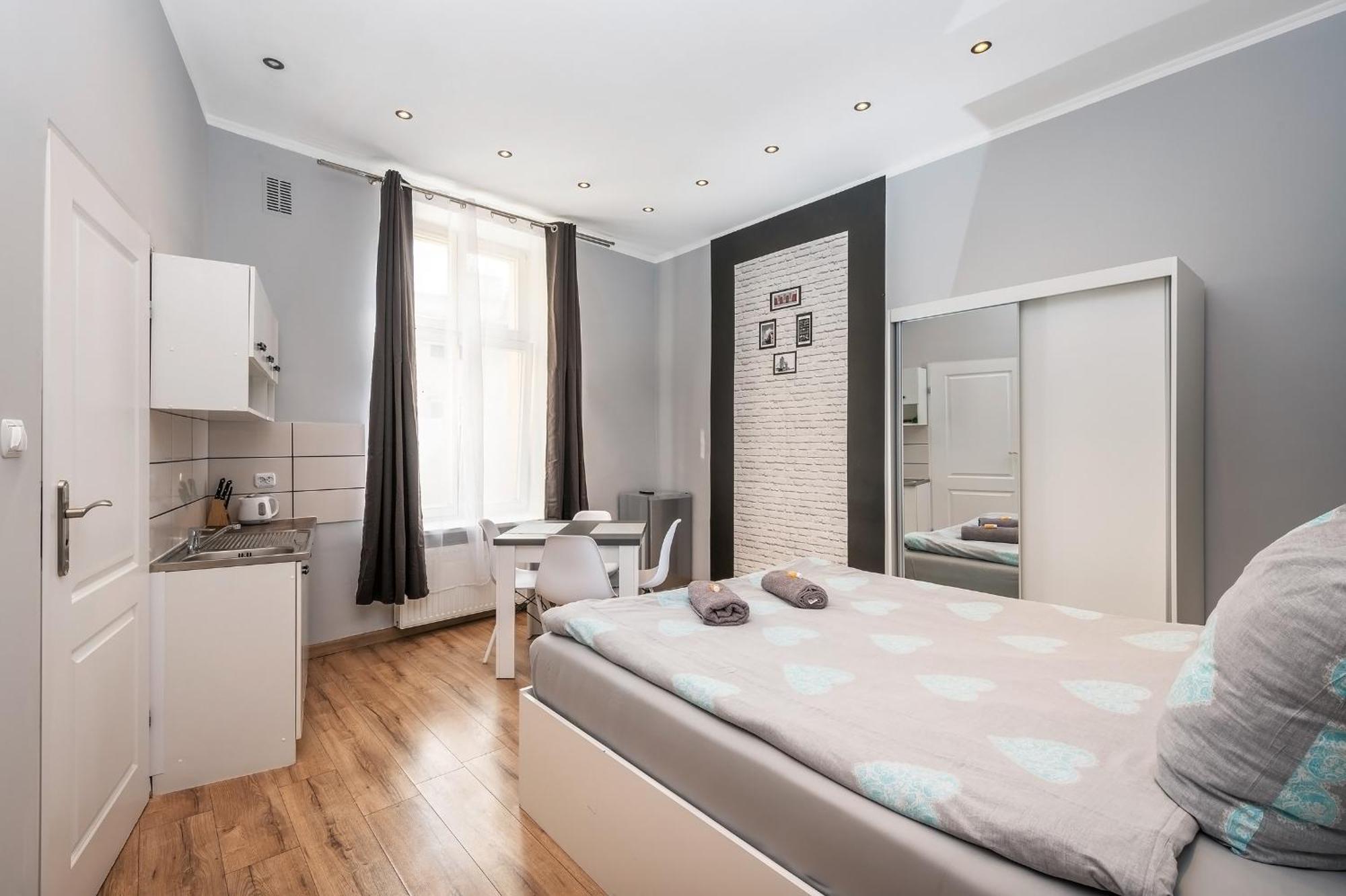 70S Guest Room Krakow Ngoại thất bức ảnh