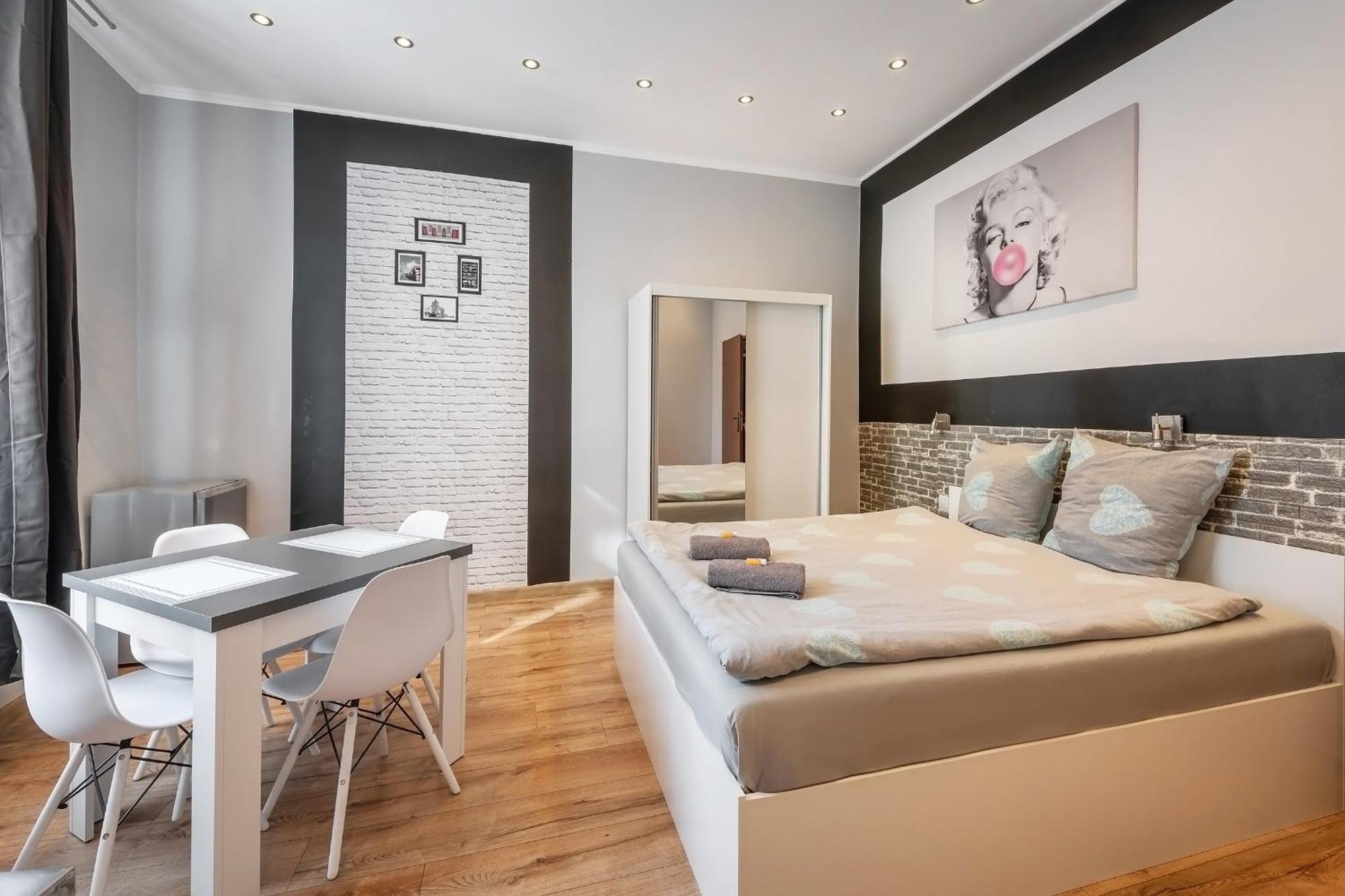 70S Guest Room Krakow Ngoại thất bức ảnh