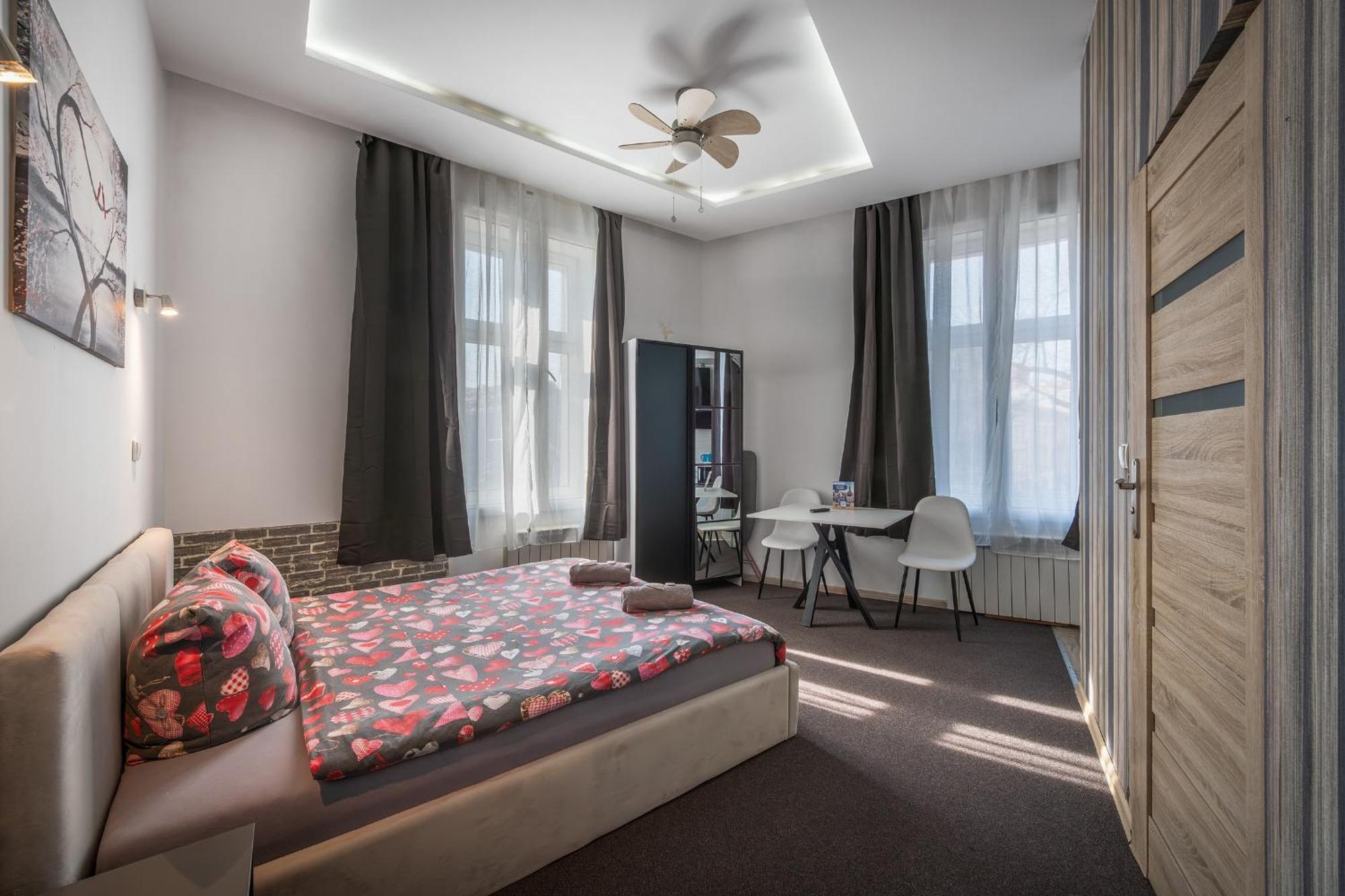 70S Guest Room Krakow Ngoại thất bức ảnh