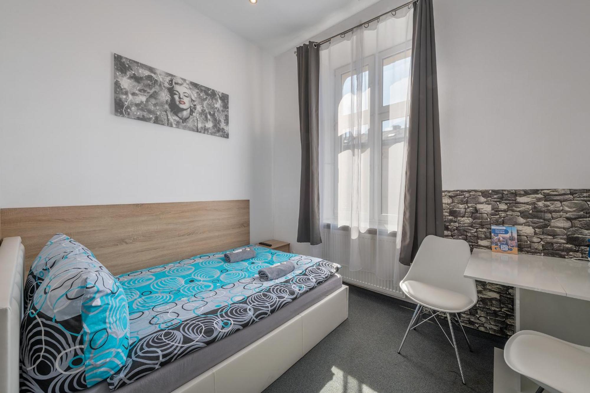 70S Guest Room Krakow Ngoại thất bức ảnh