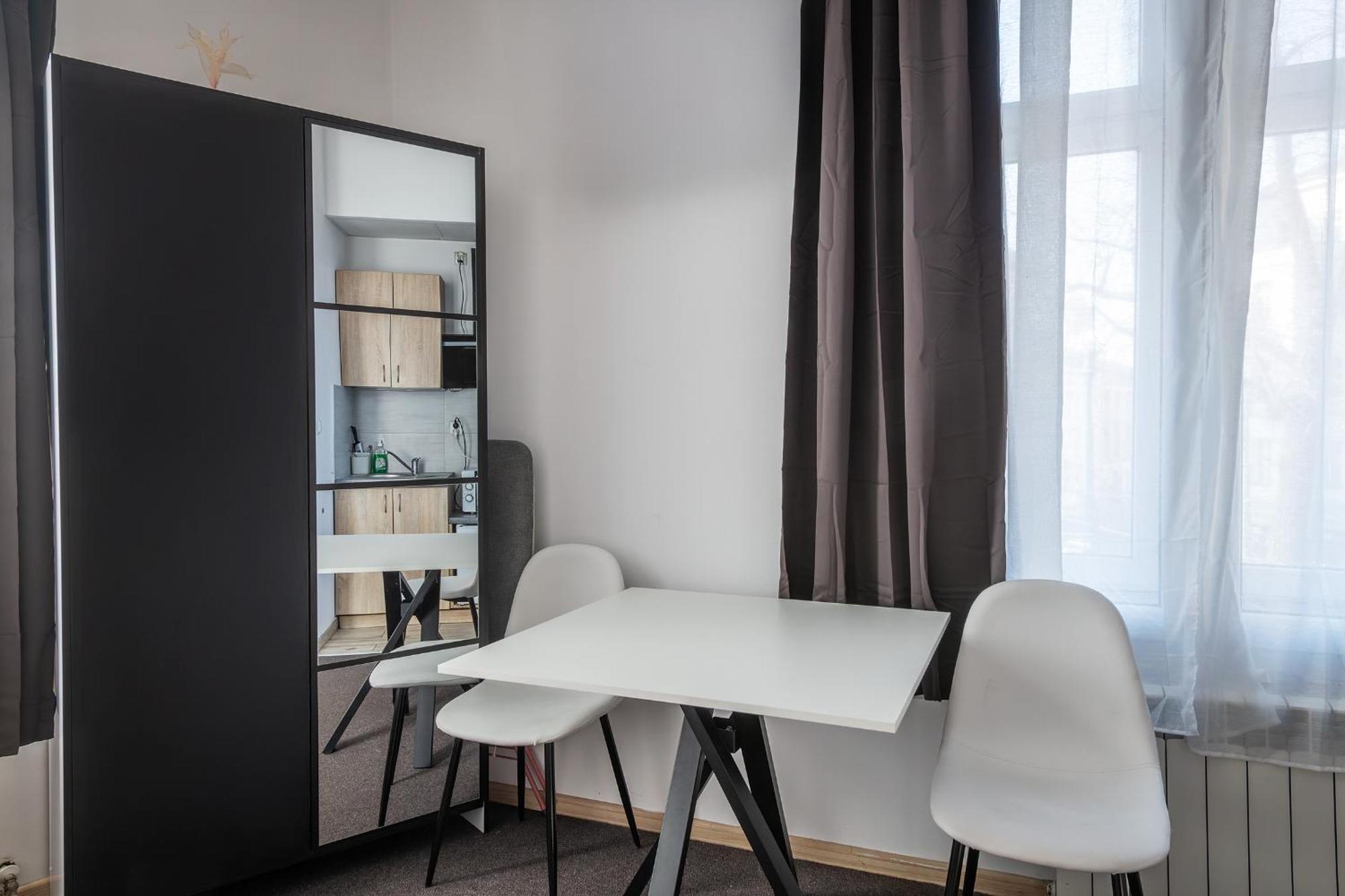 70S Guest Room Krakow Ngoại thất bức ảnh